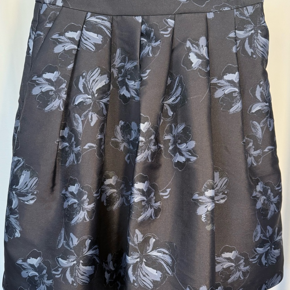 Ann Taylor Gray-Blue Floral A-Line Pleated Skirt